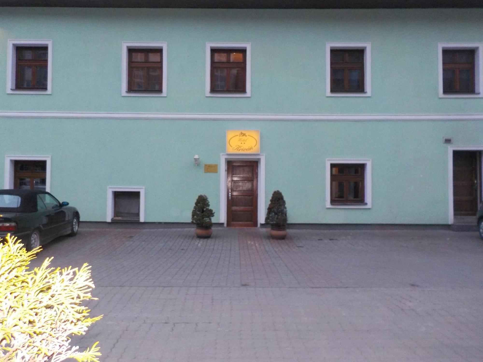 Hotel Kriváň Kysucke Nove Mesto Exterior foto